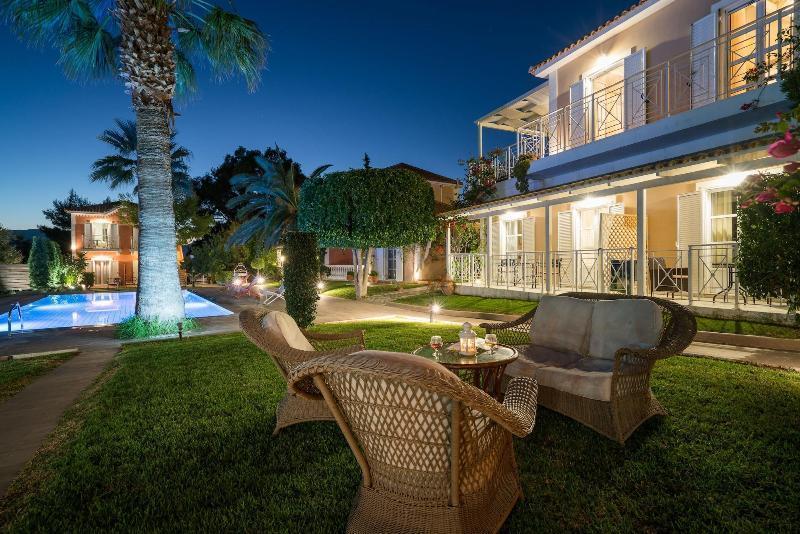 Aeolos Boutique & 4* Kalamákion